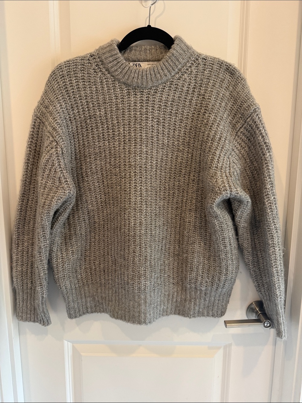 Zara Light Gray Ribbed Crewneck Sweater size small